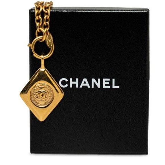 Chanel Necklace - Picture 5 of 16